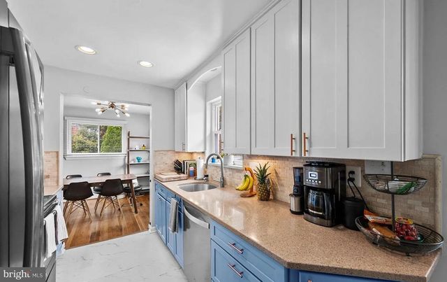 3223 HOLLY HILL DR, Falls Church, VA 22042
