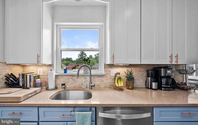 3223 HOLLY HILL DR, Falls Church, VA 22042