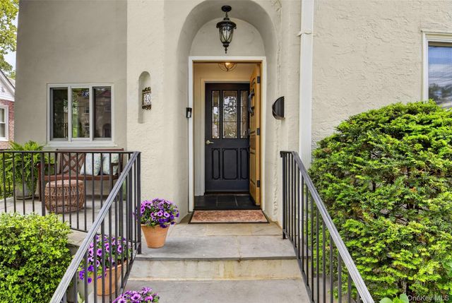20 Raynor Avenue, Mount Vernon, NY 10552