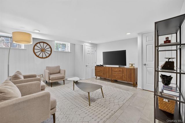 20 Raynor Avenue, Mount Vernon, NY 10552
