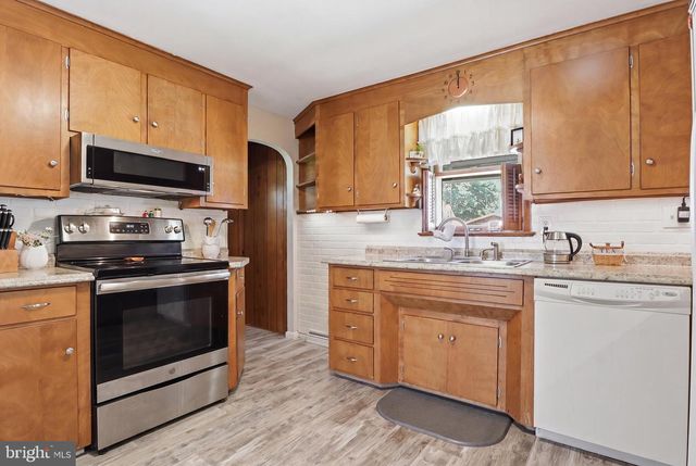 110 FAME AVE, Hanover, PA 17331