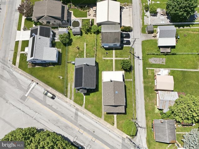 110 FAME AVE, Hanover, PA 17331