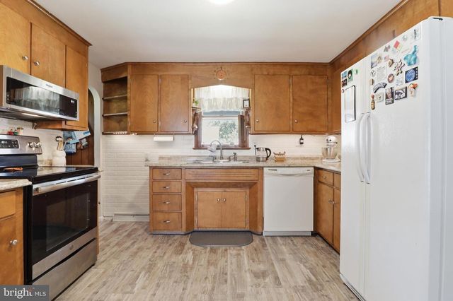110 FAME AVE, Hanover, PA 17331