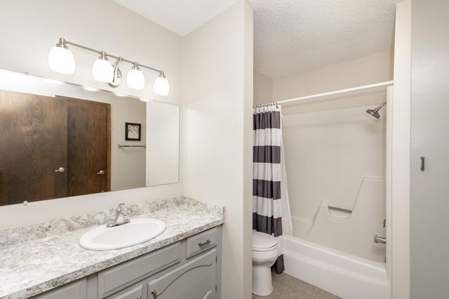 1419 23rd Street S, Fargo, ND 58103