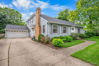 157 S Rosedale Avenue, Aurora, IL 60506