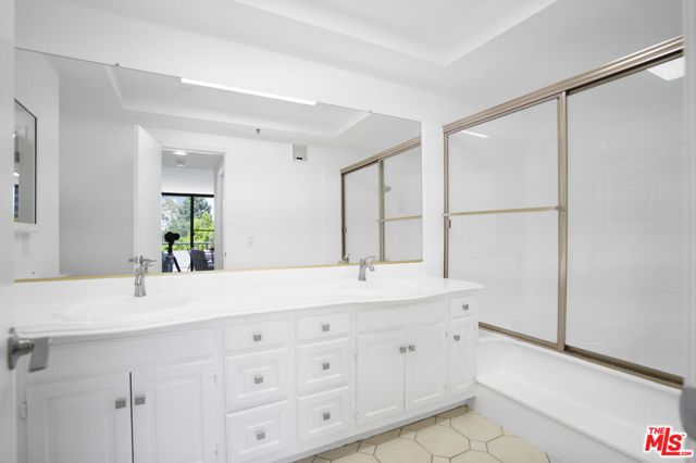 880 W 1st Street 622, Los Angeles, CA 90012