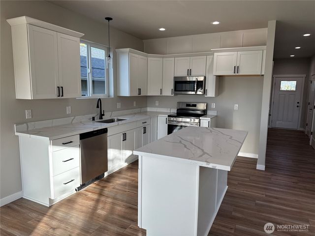 3701 W E Street, Bremerton, WA 98312