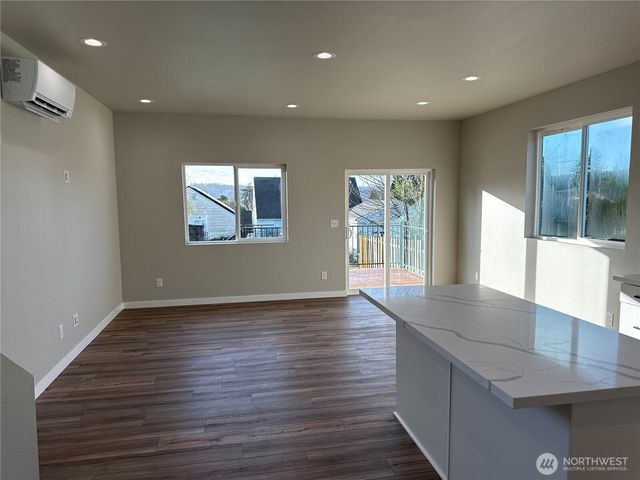 3701 W E Street, Bremerton, WA 98312