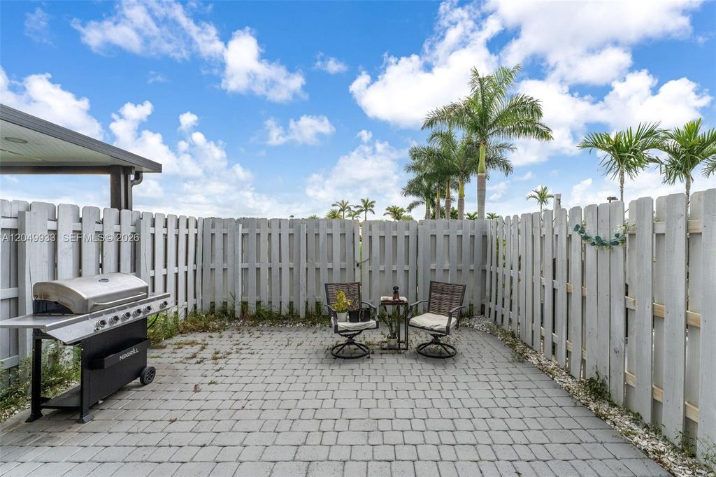 1461 SE 26th Rd, Homestead, FL 33035