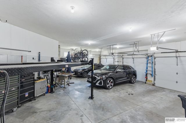 18850 Vinton Street, Omaha, NE 68130