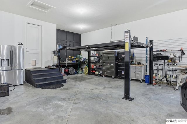 18850 Vinton Street, Omaha, NE 68130