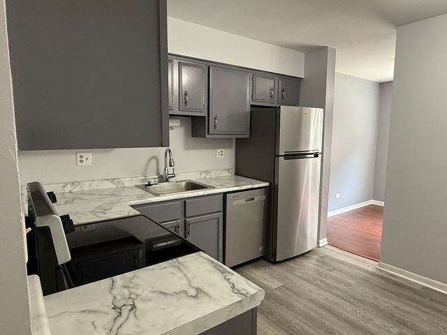 4500 BEAU MONDE Drive 101, Lisle, IL 60532