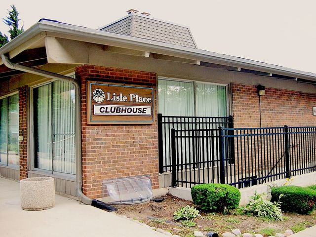 4500 BEAU MONDE Drive 101, Lisle, IL 60532