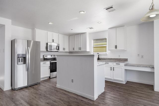 5608 Sunday Silence DR, Del Valle, TX 78617