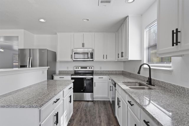 5608 Sunday Silence DR, Del Valle, TX 78617