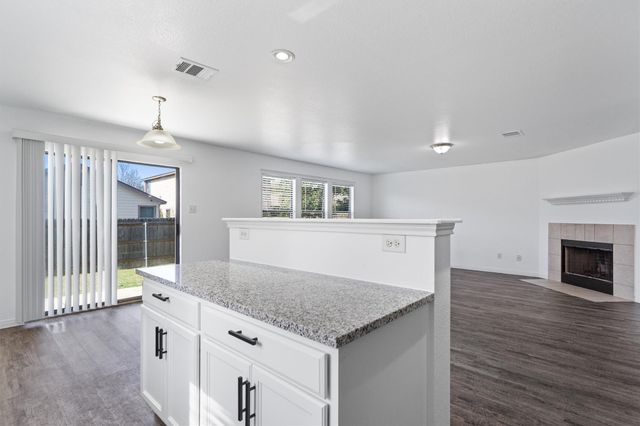 5608 Sunday Silence DR, Del Valle, TX 78617