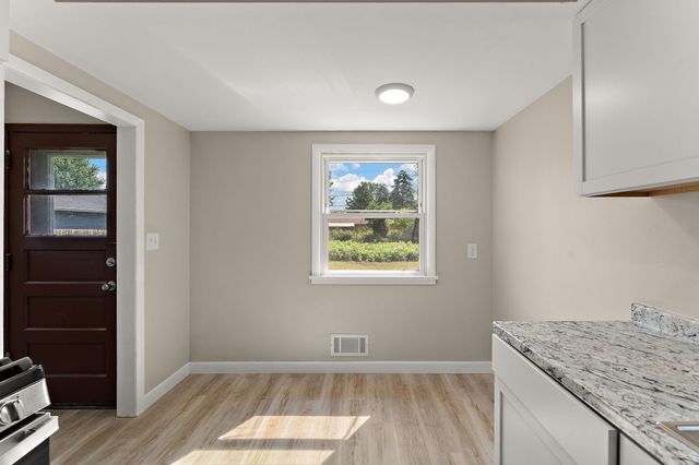 5906 Dupont Avenue N, Brooklyn Center, MN 55430