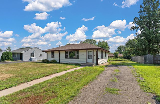 5906 Dupont Avenue N, Brooklyn Center, MN 55430