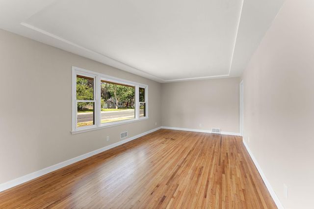 5906 Dupont Avenue N, Brooklyn Center, MN 55430