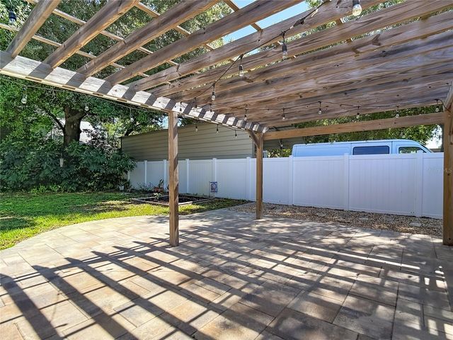 135 CONNIE AVENUE, Tampa, FL 33613