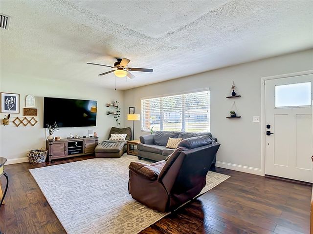135 CONNIE AVENUE, Tampa, FL 33613