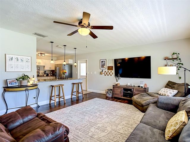 135 CONNIE AVENUE, Tampa, FL 33613