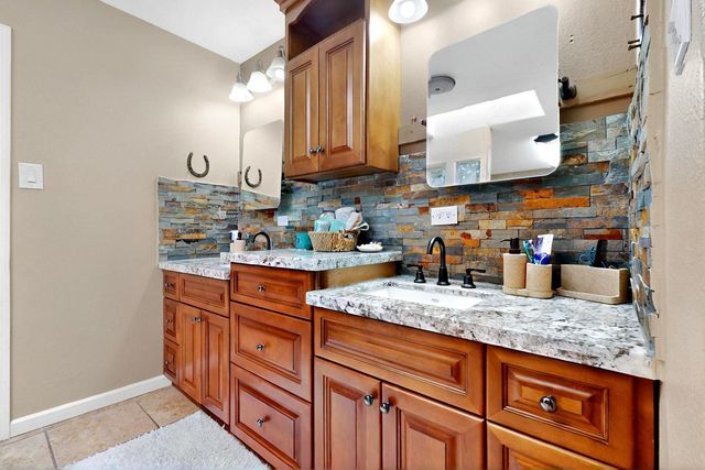 23 County Road 108, Espanola, NM 87532