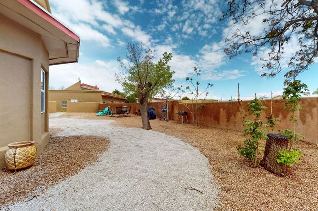 23 County Road 108, Espanola, NM 87532