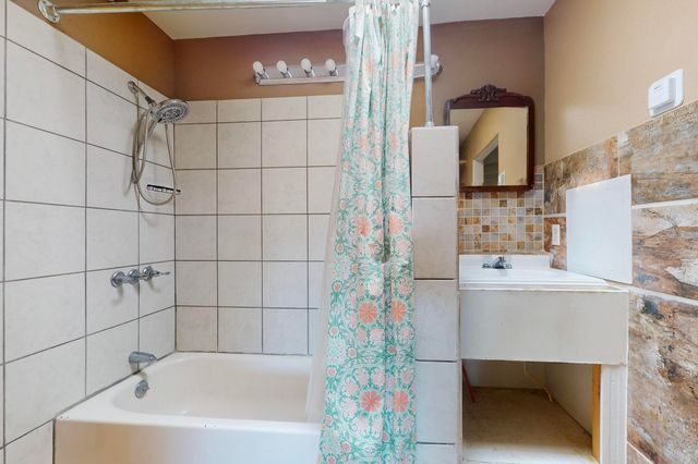 23 County Road 108, Espanola, NM 87532