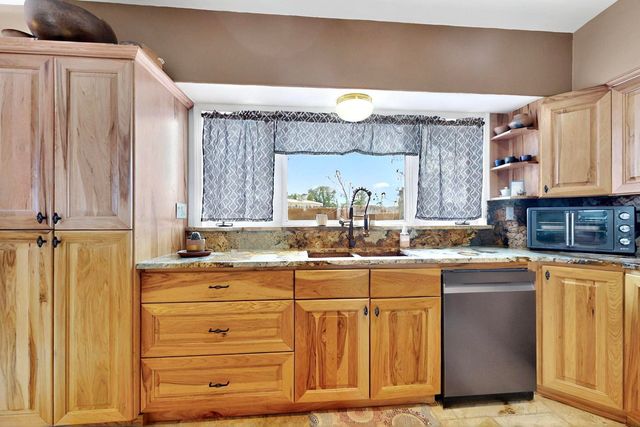 23 County Road 108, Espanola, NM 87532