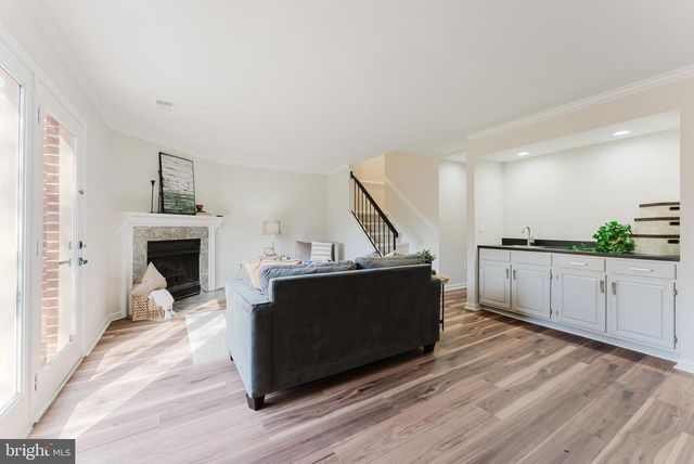 10151 TURNBERRY PL, Oakton, VA 22124