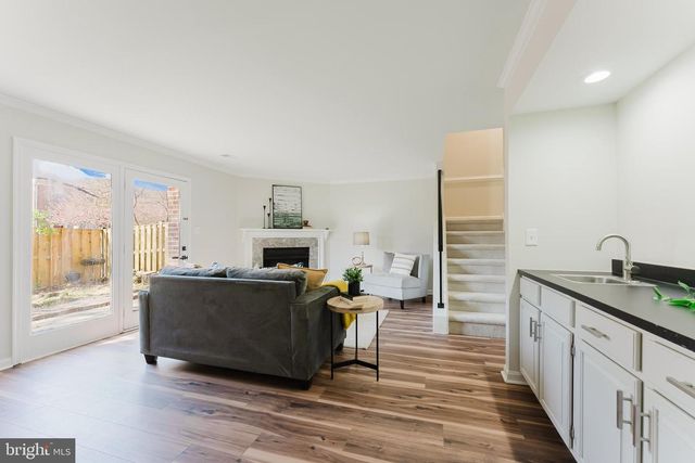 10151 TURNBERRY PL, Oakton, VA 22124