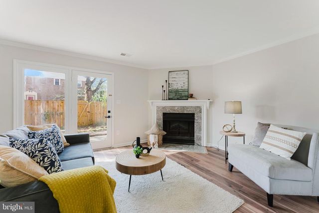 10151 TURNBERRY PL, Oakton, VA 22124