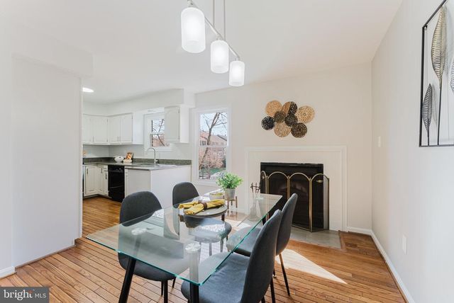 10151 TURNBERRY PL, Oakton, VA 22124