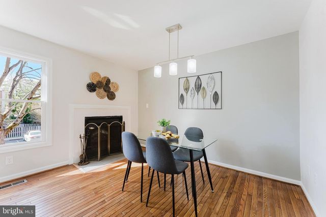 10151 TURNBERRY PL, Oakton, VA 22124