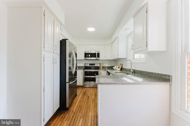 10151 TURNBERRY PL, Oakton, VA 22124