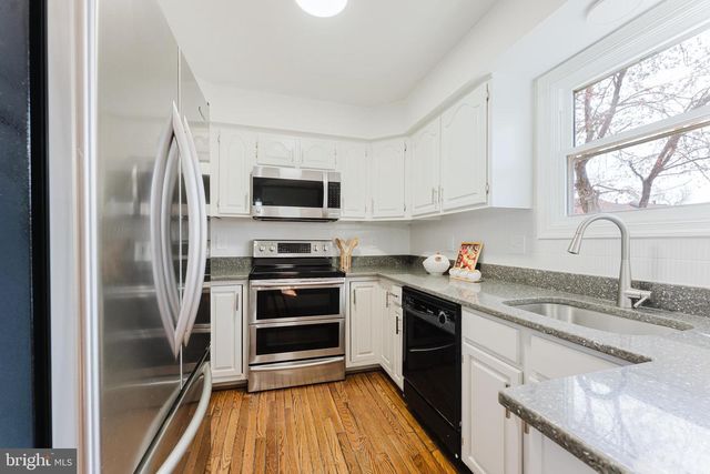 10151 TURNBERRY PL, Oakton, VA 22124