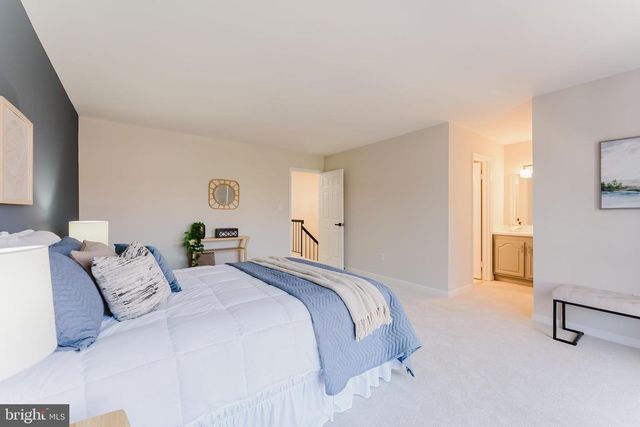 10151 TURNBERRY PL, Oakton, VA 22124