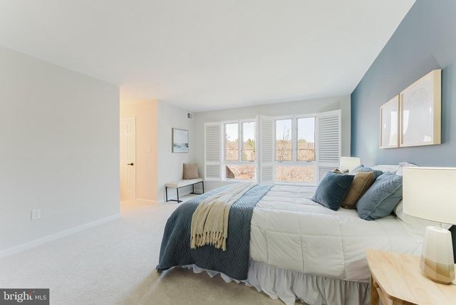 10151 TURNBERRY PL, Oakton, VA 22124