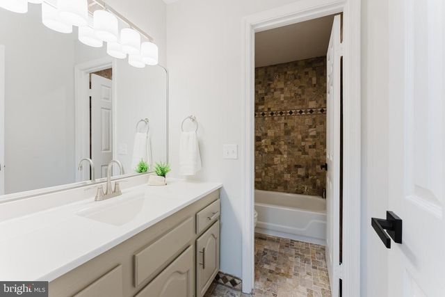 10151 TURNBERRY PL, Oakton, VA 22124