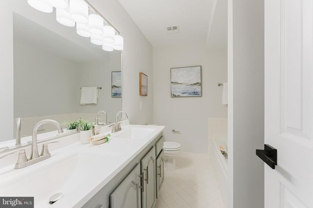 10151 TURNBERRY PL, Oakton, VA 22124