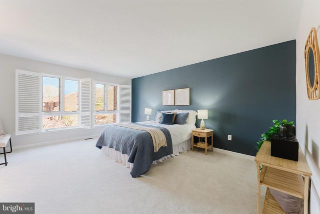 10151 TURNBERRY PL, Oakton, VA 22124