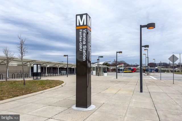 10151 TURNBERRY PL, Oakton, VA 22124