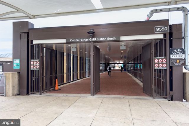 10151 TURNBERRY PL, Oakton, VA 22124