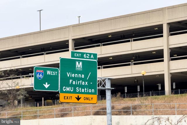 10151 TURNBERRY PL, Oakton, VA 22124