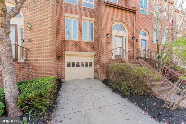 10151 TURNBERRY PL, Oakton, VA 22124