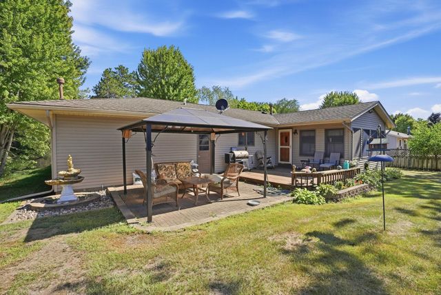 651 10th Street N, Hudson, WI 54016