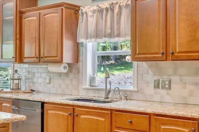 59 Camp RD, Moneta, VA 24121