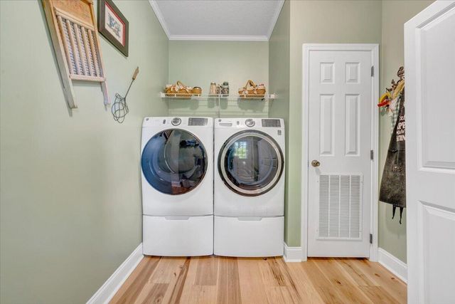 59 Camp RD, Moneta, VA 24121