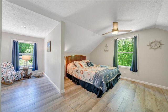 59 Camp RD, Moneta, VA 24121